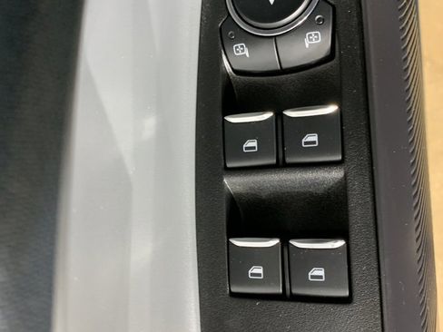 Used 2025 Ford Maverick XL image 16