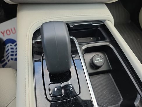 Used 2025 Volvo XC90 B6 Plus w/ Protection Package AWD/4WD image 21