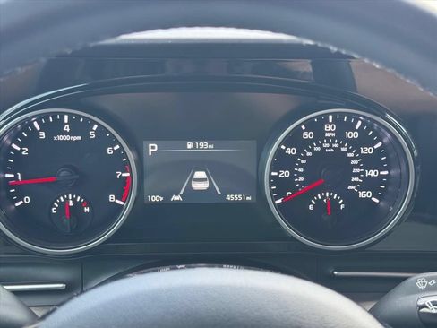 Certified 2024 Kia Carnival EX FWD image 19