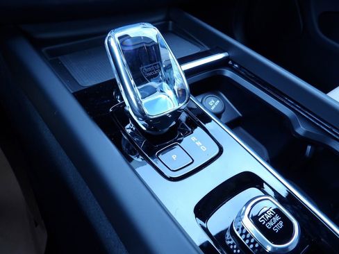 New 2026 Volvo XC60 B5 Plus w/ Protection Package Premier image 22