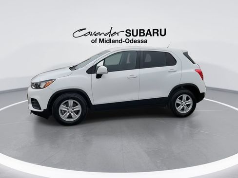 Used 2022 Chevrolet Trax LS w/ Tint and Cruise Package FWD image 5