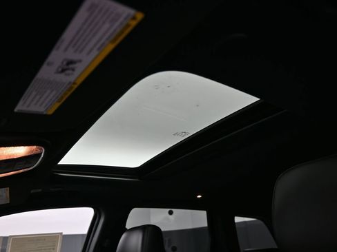 Used 2022 Jeep Grand Cherokee Limited w/ Tech Group image 10