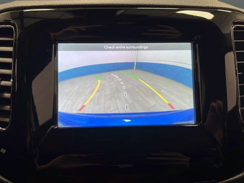 Used 2021 Jeep Compass Latitude FWD image 14