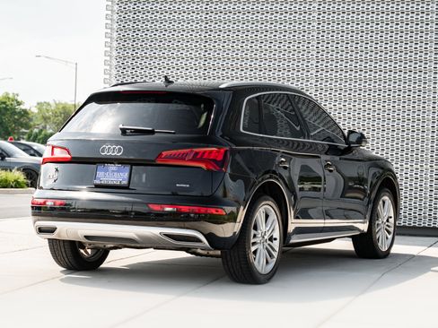 Used 2019 Audi Q5 2.0T Premium Plus w/ Premium Plus Package AWD/4WD image 4