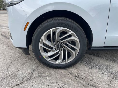 New 2026 Lincoln Navigator Reserve AWD/4WD image 16