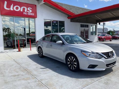 Used 2018 Nissan Altima 2.5 SL FWD image 2