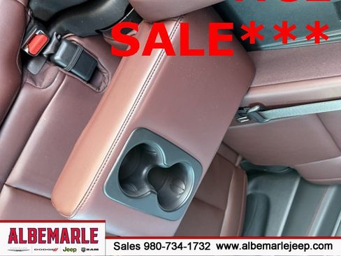 Used 2024 Dodge Durango GT image 39