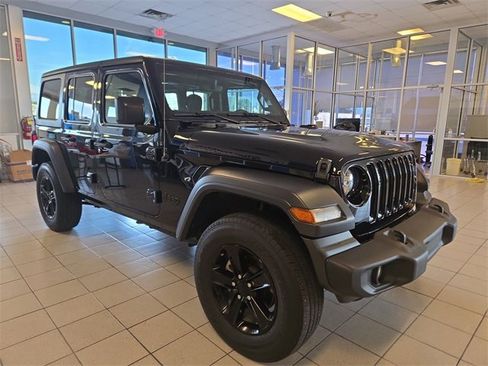 Used 2022 Jeep Wrangler Unlimited Sport image 2