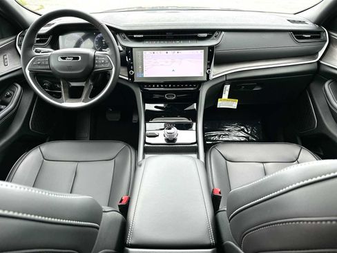 New 2026 Jeep Grand Cherokee Limited AWD/4WD image 25