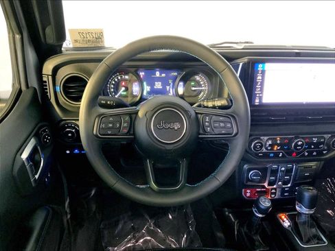 Used 2024 Jeep Wrangler Unlimited Rubicon 4xe AWD/4WD image 15