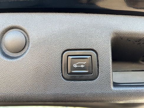 Used 2023 Chevrolet Equinox RS image 8