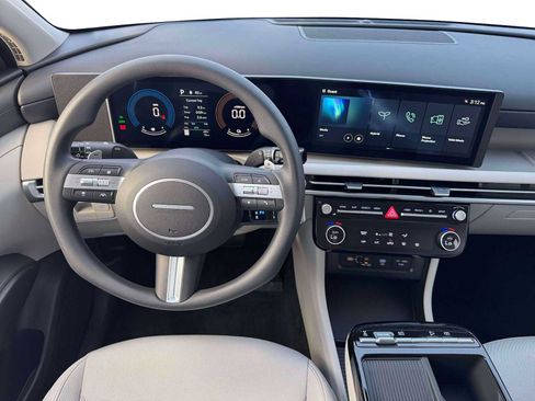 New 2026 Hyundai Tucson Blue SE image 10