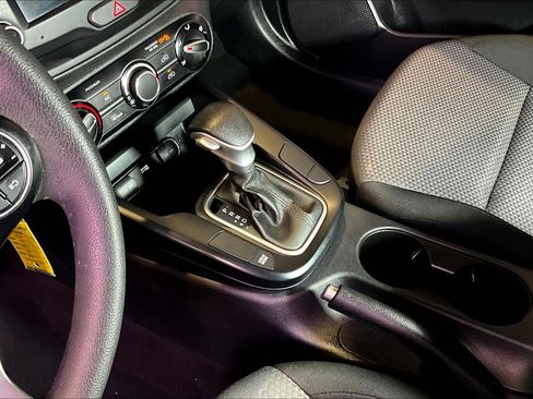Used 2024 Kia Soul LX w/ Option Group 015 FWD image 18