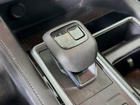 Used 2024 Nissan Pathfinder SV image 24