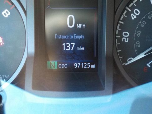 Used 2019 Toyota Tacoma TRD Sport image 19