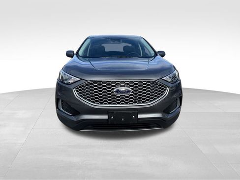 Used 2023 Ford Edge SEL image 8