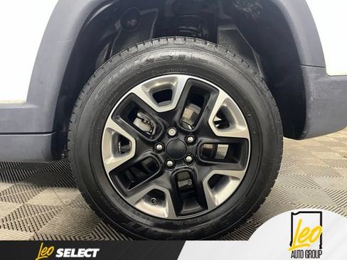 Used 2018 Jeep Compass Trailhawk w/ Leather Interior Group AWD/4WD image 31