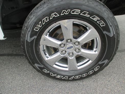 Used 2018 Ford F150 XLT w/ Equipment Group 302A Luxury AWD/4WD image 9