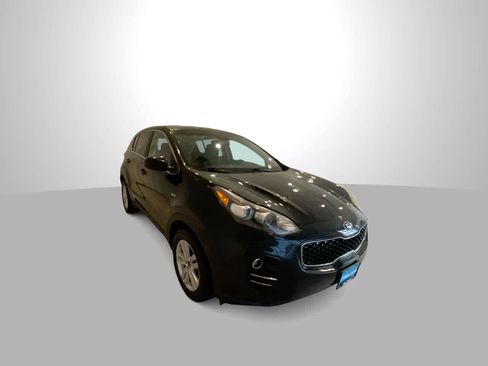 Used 2017 Kia Sportage LX image 2