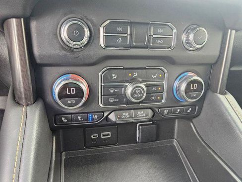 Used 2023 GMC Yukon XL AT4 w/ Technology Package AWD/4WD image 28