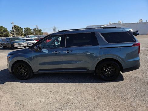 Used 2025 Kia Carnival SX Prestige image 3