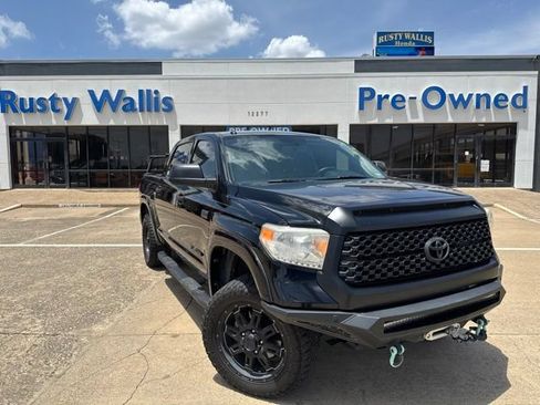 Used 2017 Toyota Tundra SR5 w/ SR5 Upgrade Package AWD/4WD image 1