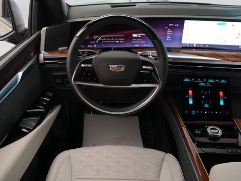 Used 2026 Cadillac Escalade Platinum Sport w/ LPO, ONYX Package AWD/4WD image 33