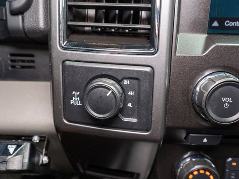 Used 2018 Ford F150 XLT w/ Equipment Group 302A Luxury AWD/4WD image 23