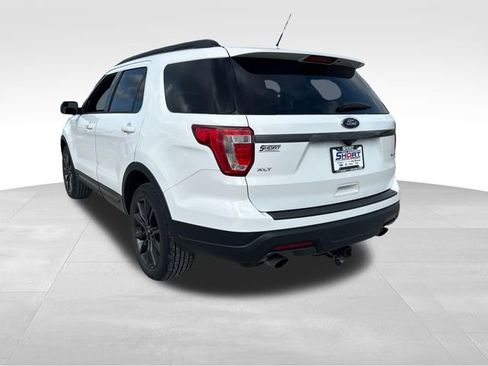 Used 2018 Ford Explorer XLT w/ Equipment Group 202A image 3