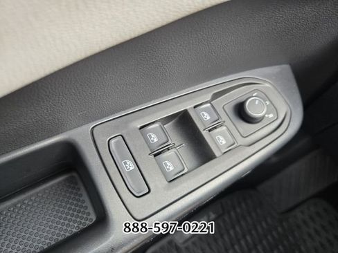 Used 2025 Volkswagen Taos S FWD image 31