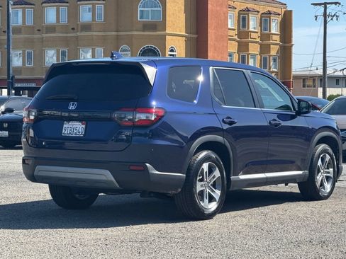 Used 2025 Honda Pilot EX-L image 4