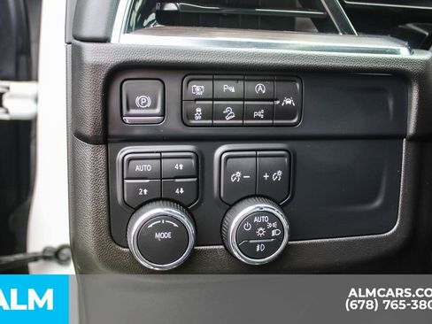 Used 2025 Chevrolet Suburban Z71 AWD/4WD image 33