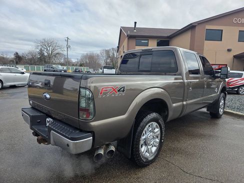 Used 2016 Ford F250 Lariat w/ Chrome Package image 9
