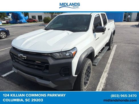 Used 2023 Chevrolet Colorado Trail Boss w/ Technology Package AWD/4WD image 1