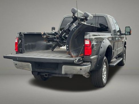 Used 2016 Ford F250 XLT w/ XLT Premium Package AWD/4WD image 5