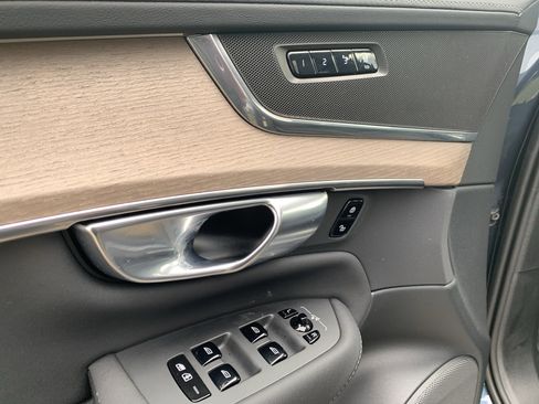 Used 2025 Volvo XC90 B6 Plus image 15