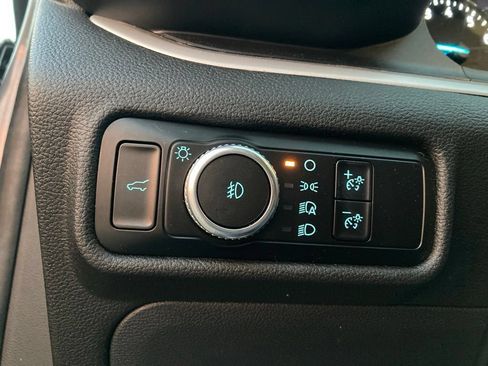 Used 2023 Ford Explorer XLT w/ Equipment Group 202A RWD image 14