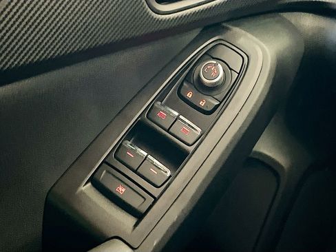 Used 2025 Subaru Crosstrek 2.5i Limited w/ Crosstrek Mirror Package image 17