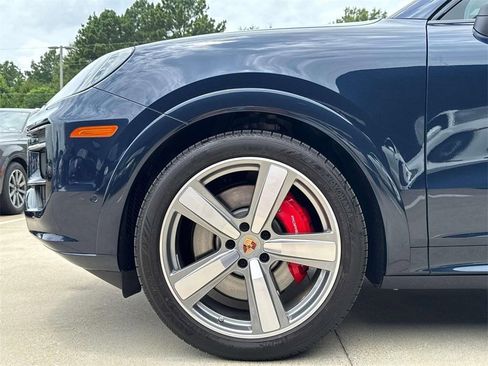 Certified 2025 Porsche Cayenne S AWD/4WD image 12