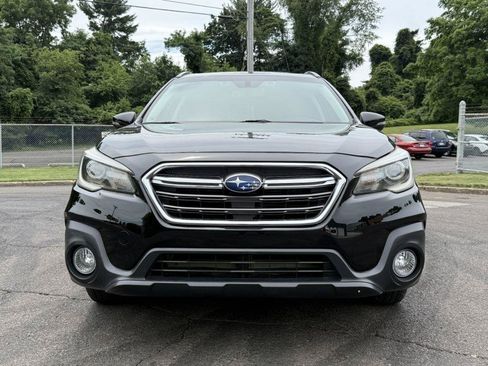 Used 2018 Subaru Outback 3.6R Touring AWD/4WD image 3