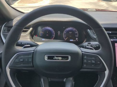 Used 2024 Jeep Grand Cherokee L Limited w/ Luxury Tech Group II AWD/4WD image 35