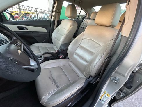 Used 2013 Chevrolet Cruze LT image 10