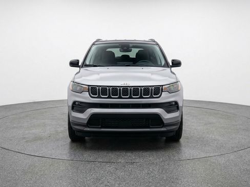 Used 2025 Jeep Compass Limited AWD/4WD image 2
