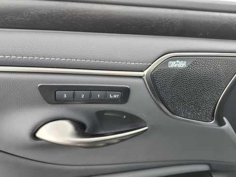 Used 2025 Lexus ES 300h Ultra Luxury w/ Accessory Package (Z2) image 30