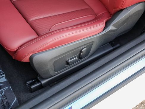 Used 2025 BMW 230i Coupe w/ M Sport Package RWD image 11