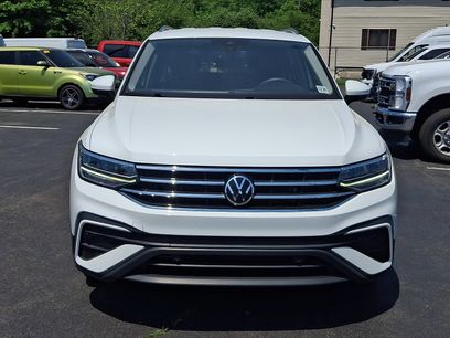 Used 2024 Volkswagen Tiguan SE