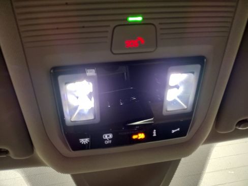 New 2026 Volkswagen Atlas SE image 32