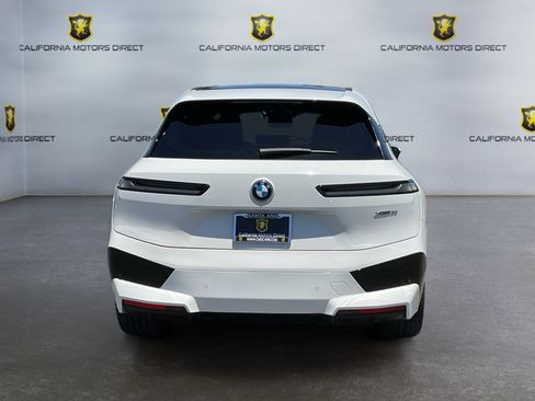 Used 2023 BMW iX xDrive50 w/ Sport Package AWD/4WD image 6