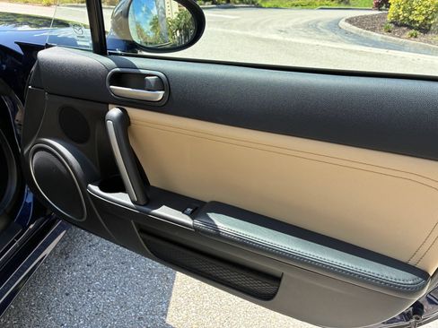 Used 2012 MAZDA MX-5 Miata Grand Touring w/ Appearance Pkg RWD image 16