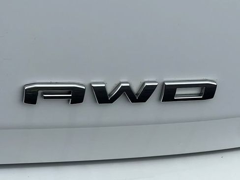Certified 2024 GMC Terrain SLE w/ Driver Convenience Package AWD/4WD image 8